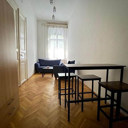 Central Stay Near Urania Budapest Extérieur photo